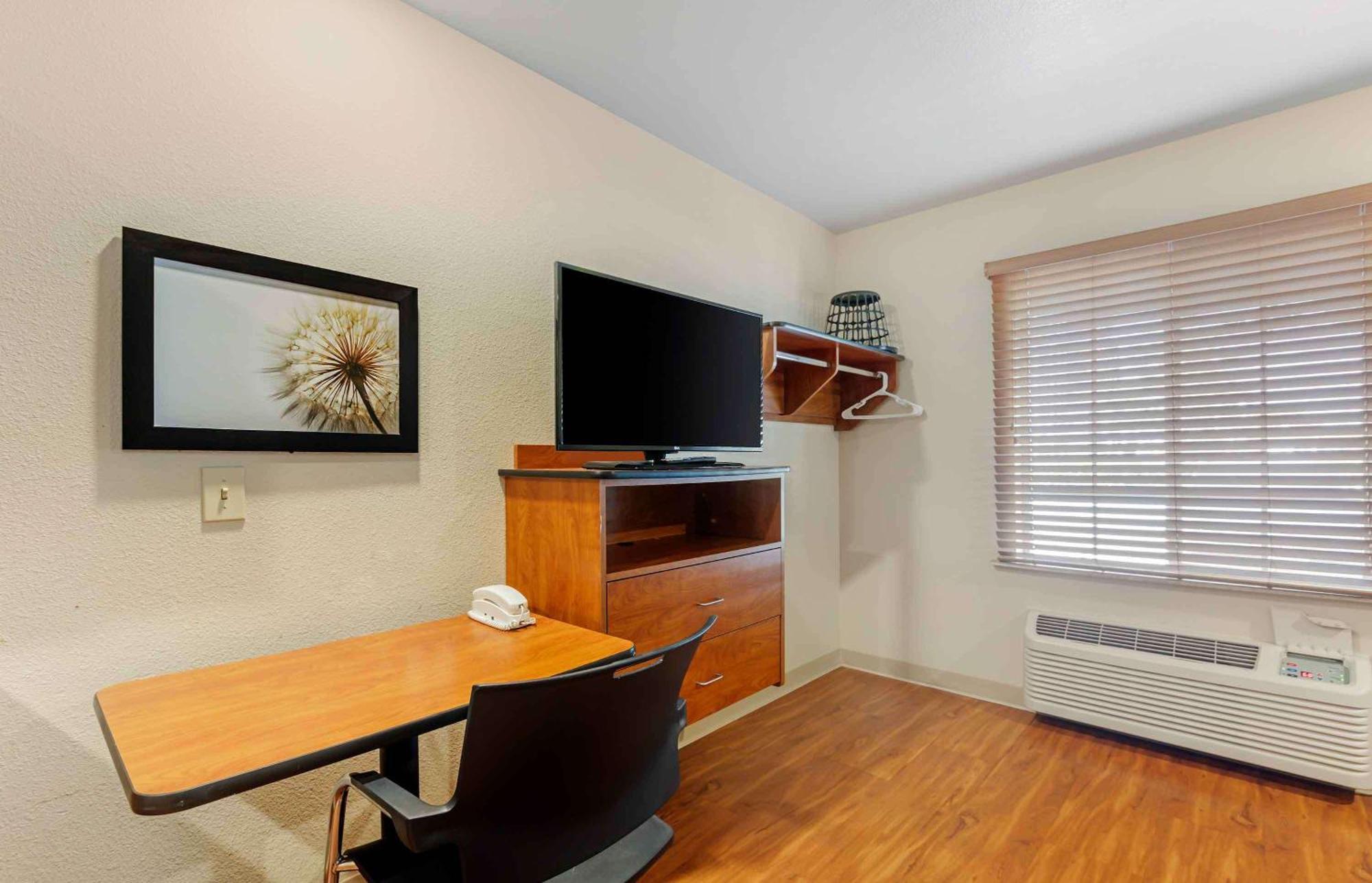 Extended Stay America Select Suites - Wichita - Airport Exteriör bild
