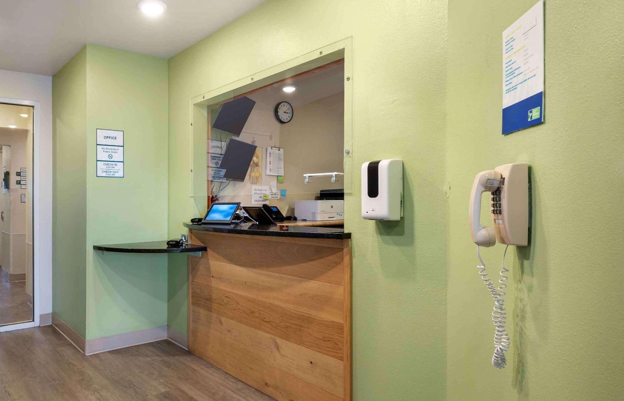 Extended Stay America Select Suites - Wichita - Airport Exteriör bild