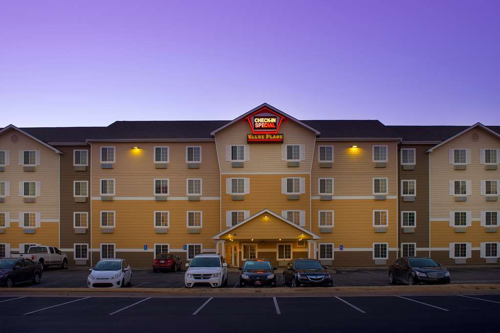 Extended Stay America Select Suites - Wichita - Airport Exteriör bild