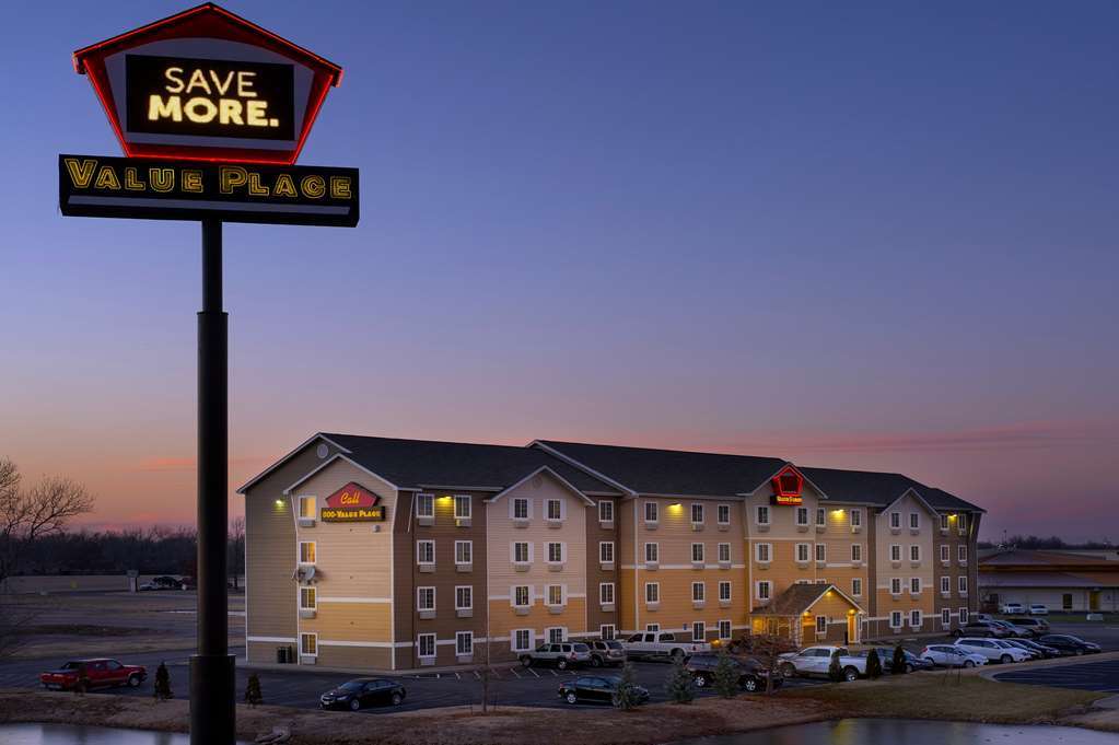 Extended Stay America Select Suites - Wichita - Airport Exteriör bild